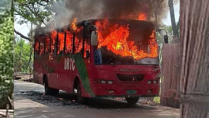 বিআরটিসি বাসে আগুন