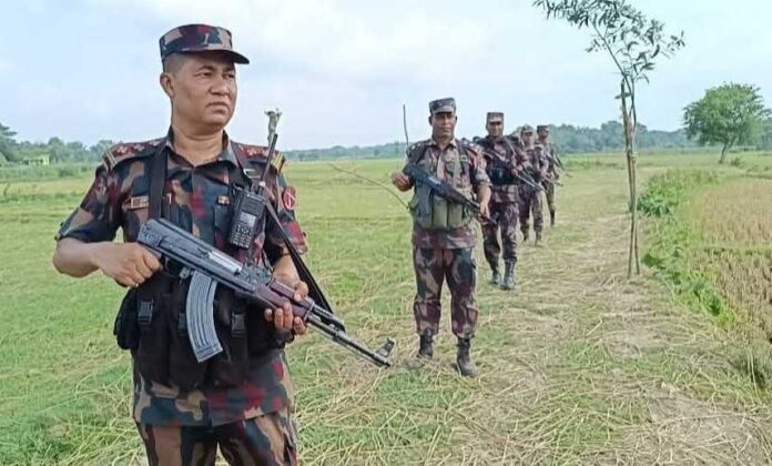 বিএসএফ সদস্য আটক