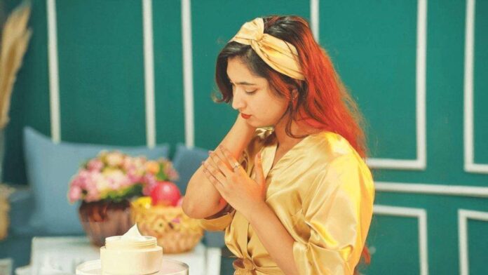 শীতকালে ত্বকের যত্ন